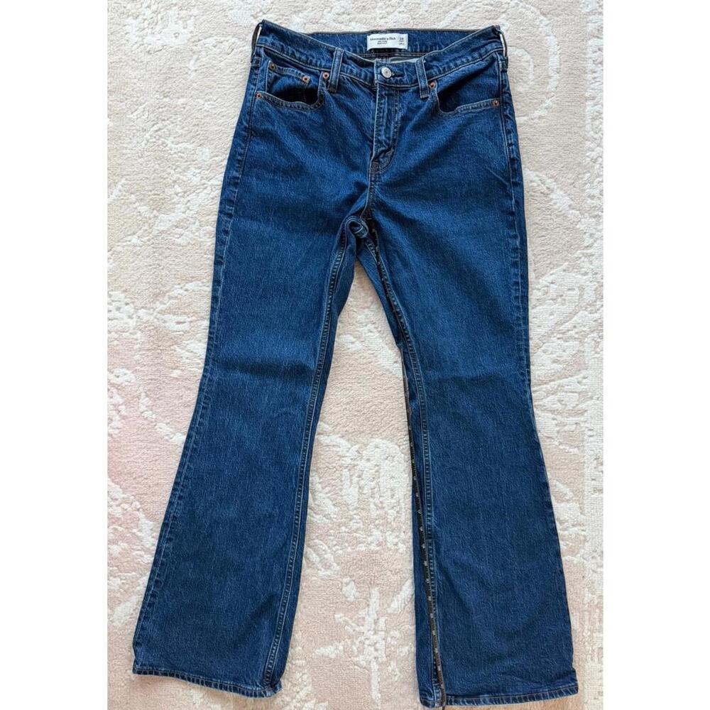 Women's Abercrombie & Fitch Mid Rise Bootcut Jean, Dark Wash, Size 28 Short - Picture 2 of 4
